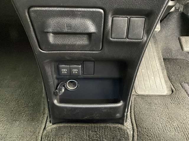トヨタ ヴォクシー ZS 煌Ⅱ 長野県 2019(令1)年 3.6万km ホワイトパールクリスタルシャイン 純正SDナビ&フルセグTV&CD&USB&BT/クルーズコントロール/車線逸脱警報/プリクラッシュセーフティ/コーナーセンサー/アイドリングストップ/社外前方ドライブレコーダー/両側パワースライドドア/ウォークスルー/ビルトインETC/LEDヘッドライト/オートライト/フロントフォグランプ/電動格納ミラー/ウィンカーミラー/純正16インチAW装着/社外フロアマット/純正ドアバイザー/プッシュスタート/スマートキー