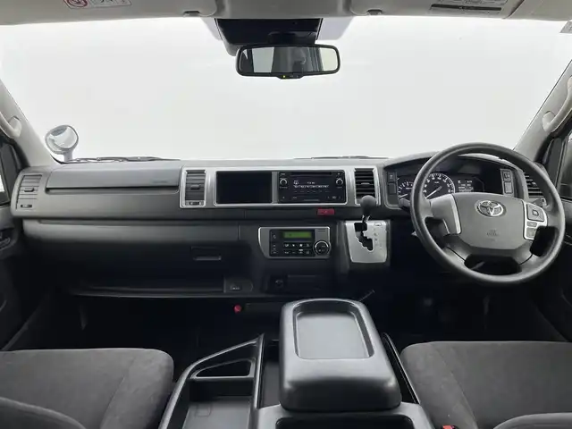 トヨタ ハイエース GL ロング 群馬県 2021(令3)年 0.7万km ホワイトパールクリスタルシャイン 純正オーディオ/CD/AUX/USB/バックカメラ/防眩ミラー/オートライト/AHB/Fフォグ/LDA/PKSB/クリアランスソナー/AC１００V/１００W/キーレス/純正マット/純正バイザー/４WD/左側パワースライドドア/トヨタセーフティセンス/車内スタッドレスタイヤ積込/禁煙車