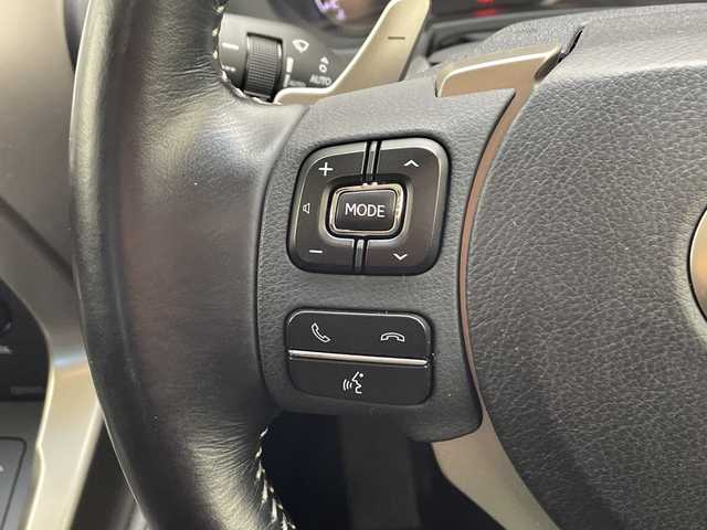 レクサス ＮＸ 200t 千葉県 2016(平28)年 6.8万km グラファイトブラックガラスフレーク 純正メーカーナビ/フルセグTV BT CD DVD AUX/バックカメラ /衝突軽減ブレーキ/レーダークルーズコントロール/前後ドライブレコーダー/前席パワーシート/アイドリングストップ/革巻きハンドル/ステアリングスイッチ/パドルシフト/純正アルミホイール/LEDヘッドライト/スマートキー/プッシュスタート