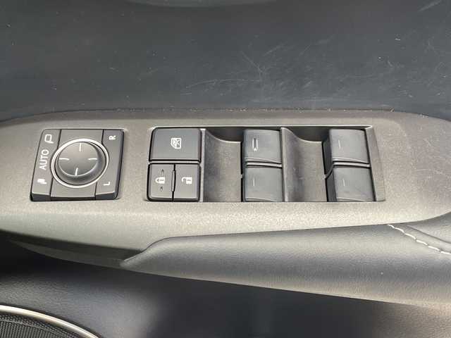 レクサス ＮＸ 200t 千葉県 2016(平28)年 6.8万km グラファイトブラックガラスフレーク 純正メーカーナビ/フルセグTV BT CD DVD AUX/バックカメラ /衝突軽減ブレーキ/レーダークルーズコントロール/前後ドライブレコーダー/前席パワーシート/アイドリングストップ/革巻きハンドル/ステアリングスイッチ/パドルシフト/純正アルミホイール/LEDヘッドライト/スマートキー/プッシュスタート