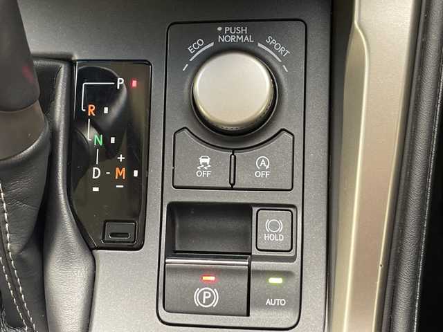 レクサス ＮＸ 200t 千葉県 2016(平28)年 6.8万km グラファイトブラックガラスフレーク 純正メーカーナビ/フルセグTV BT CD DVD AUX/バックカメラ /衝突軽減ブレーキ/レーダークルーズコントロール/前後ドライブレコーダー/前席パワーシート/アイドリングストップ/革巻きハンドル/ステアリングスイッチ/パドルシフト/純正アルミホイール/LEDヘッドライト/スマートキー/プッシュスタート