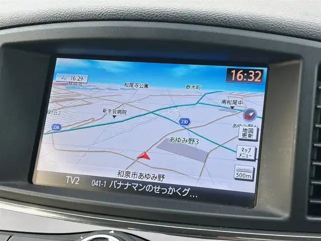 日産 エルグランド 250ハイウェイスターS 大阪府 2017(平29)年 2.4万km ファントムブラック 純正８インチナビ/   TV/CD/DVD/Bluetooth/全方位モニター/後席モニター/両側パワースライドドア/クルーズコントロール/オットマン/純正フロアマット/プッシュスタート/コーナーセンサー/スマートキー/ＥＴＣ/ＬＥＤライト