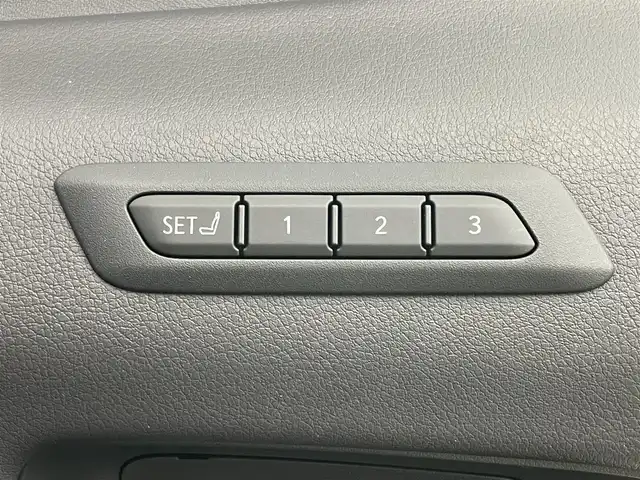 レクサス ＵＸ 250h Fスポーツ 岡山県 2020(令2)年 2.7万km マダーレッド サンルーフ/10.3インチメーカーナビ/・FM/AM/Bluetooth/フルセグ/CD/DVD/パノラマミックビューモニター/レザーシート/・D/Nパワーシート/・シートメモリー/・D/Nシートヒーター/Lexus Safety System＋/・プリクラッシュセーフティ/・レーントレーシングアシスト/・オートマチックハイビーム/・ブラインドスポットモニター/・レーダークルーズコントロール/・コーナーセンサー/ヘッドアップディスプレイ/ステアリングヒーター/パワーバックドア/ビルトイン2.0ETC/純正18インチアルミ