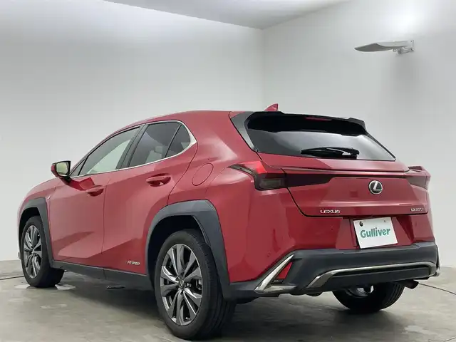レクサス ＵＸ 250h Fスポーツ 岡山県 2020(令2)年 2.7万km マダーレッド サンルーフ/10.3インチメーカーナビ/・FM/AM/Bluetooth/フルセグ/CD/DVD/パノラマミックビューモニター/レザーシート/・D/Nパワーシート/・シートメモリー/・D/Nシートヒーター/Lexus Safety System＋/・プリクラッシュセーフティ/・レーントレーシングアシスト/・オートマチックハイビーム/・ブラインドスポットモニター/・レーダークルーズコントロール/・コーナーセンサー/ヘッドアップディスプレイ/ステアリングヒーター/パワーバックドア/ビルトイン2.0ETC/純正18インチアルミ