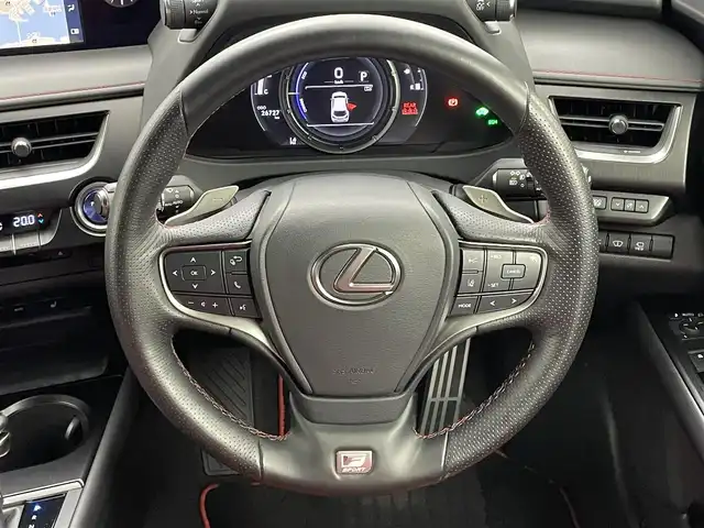 レクサス ＵＸ 250h Fスポーツ 岡山県 2020(令2)年 2.7万km マダーレッド サンルーフ/10.3インチメーカーナビ/・FM/AM/Bluetooth/フルセグ/CD/DVD/パノラマミックビューモニター/レザーシート/・D/Nパワーシート/・シートメモリー/・D/Nシートヒーター/Lexus Safety System＋/・プリクラッシュセーフティ/・レーントレーシングアシスト/・オートマチックハイビーム/・ブラインドスポットモニター/・レーダークルーズコントロール/・コーナーセンサー/ヘッドアップディスプレイ/ステアリングヒーター/パワーバックドア/ビルトイン2.0ETC/純正18インチアルミ