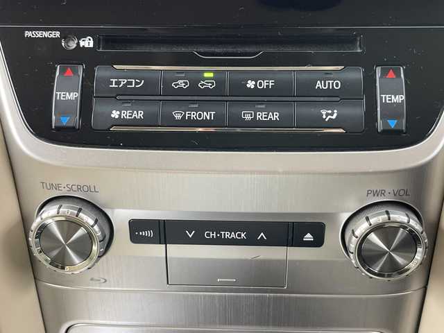 トヨタ ランドクルーザー AX 道央・札幌 2018(平30)年 5.9万km ホワイトパールクリスタルシャイン ・４WD  /モデリスタエアロ/・トヨタセーフティセンス/・レーダークルーズコントロール/・プリクラッシュセーフティ/・純正メーカーナビ/・DVD.CD.SD.フルセグ.BD/・Bluetooth/・パノラミックビューモニター/・純正キー　一体型エンジンスターター/・LEDライト/オートハイビーム/・シートカバー/・ビルトインETC/・スマートキーx２