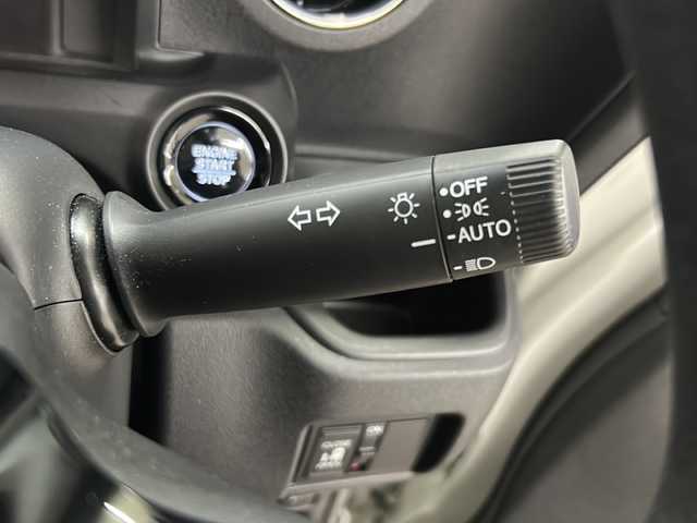 ホンダ Ｎ ＢＯＸ カスタム 長崎県 2024(令6)年 1.8万km プラチナホワイトパール 純正8インチナビ/・フルセグ/・Bluetooth/・バックカメラ/ホンダセンシング/・先行車発信告知/・誤発信抑制/・車線逸脱警報/・車線逸脱抑制/オートリトラミラー/左側パワースライド/リアサンシェード/電子制御パーキング/ブレーキホールド/LEDヘッドライト/社外ドラレコ（前方）/コーナーセンサー/純正フロアマット/バイザー/ETC/前席シートヒーター/スマートキー