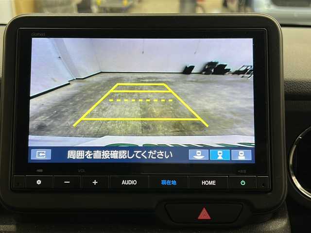 ホンダ Ｎ ＢＯＸ カスタム 長崎県 2024(令6)年 1.8万km プラチナホワイトパール 純正8インチナビ/・フルセグ/・Bluetooth/・バックカメラ/ホンダセンシング/・先行車発信告知/・誤発信抑制/・車線逸脱警報/・車線逸脱抑制/オートリトラミラー/左側パワースライド/リアサンシェード/電子制御パーキング/ブレーキホールド/LEDヘッドライト/社外ドラレコ（前方）/コーナーセンサー/純正フロアマット/バイザー/ETC/前席シートヒーター/スマートキー