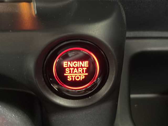 ホンダ Ｎ ＢＯＸ カスタム 長崎県 2024(令6)年 1.8万km プラチナホワイトパール 純正8インチナビ/・フルセグ/・Bluetooth/・バックカメラ/ホンダセンシング/・先行車発信告知/・誤発信抑制/・車線逸脱警報/・車線逸脱抑制/オートリトラミラー/左側パワースライド/リアサンシェード/電子制御パーキング/ブレーキホールド/LEDヘッドライト/社外ドラレコ（前方）/コーナーセンサー/純正フロアマット/バイザー/ETC/前席シートヒーター/スマートキー