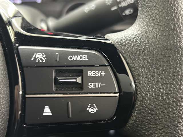 ホンダ Ｎ ＢＯＸ カスタム 長崎県 2024(令6)年 1.8万km プラチナホワイトパール 純正8インチナビ/・フルセグ/・Bluetooth/・バックカメラ/ホンダセンシング/・先行車発信告知/・誤発信抑制/・車線逸脱警報/・車線逸脱抑制/オートリトラミラー/左側パワースライド/リアサンシェード/電子制御パーキング/ブレーキホールド/LEDヘッドライト/社外ドラレコ（前方）/コーナーセンサー/純正フロアマット/バイザー/ETC/前席シートヒーター/スマートキー