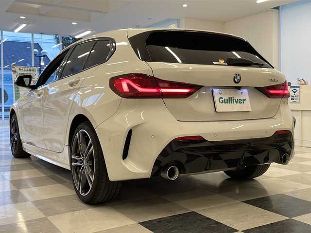 ＢＭＷ １１８ｄ Mスポーツ EDジョイ+ 岐阜県 2020(令2)年 5万km アルピンホワイトⅢ 純正ナビゲーション/AppleCarPlay/Bluetooth/バックモニター/レーンキープステアリングアシスト/正面衝突警告/アクティブPDC(パーク・ディスタンス・コントロール)/エコモード・スポーツモード付/ETC2.0/革シート/パワーシート/シートメモリ/プッシュスタート/スマートキー/スペアキー/パワーシート/コーナーセンサー/純正フロアマット/LEDヘッドライト