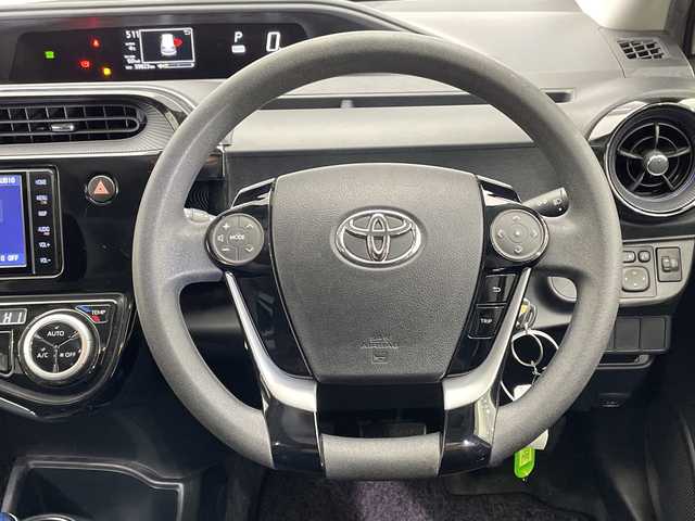 トヨタ アクア S 栃木県 2020(令2)年 6万km ホワイトパールクリスタルシャイン 純正SDナビ/ワンセグTV/バックカメラ/ビルトインETC/禁煙車/ステアリングスイッチ/キーレス/電動格納ミラー/純正フロアマット