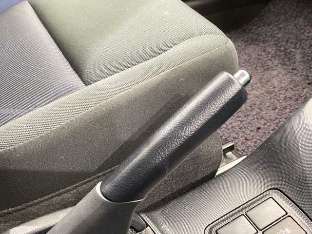 トヨタ アクア S 栃木県 2020(令2)年 6万km ホワイトパールクリスタルシャイン 純正SDナビ/ワンセグTV/バックカメラ/ビルトインETC/禁煙車/ステアリングスイッチ/キーレス/電動格納ミラー/純正フロアマット