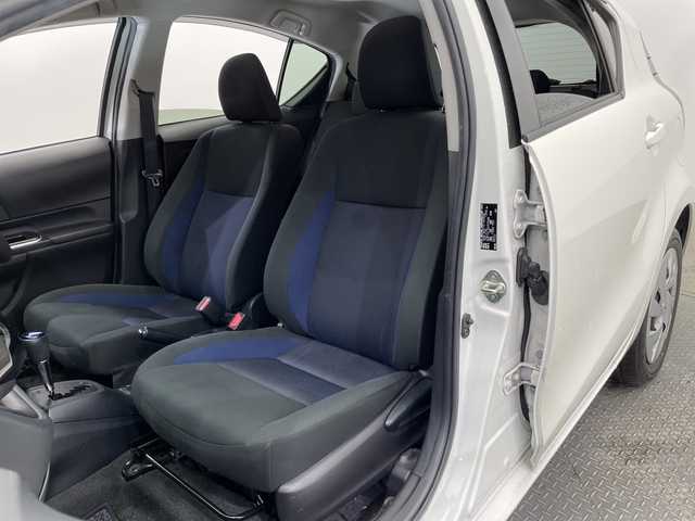 トヨタ アクア S 栃木県 2020(令2)年 6万km ホワイトパールクリスタルシャイン 純正SDナビ/ワンセグTV/バックカメラ/ビルトインETC/禁煙車/ステアリングスイッチ/キーレス/電動格納ミラー/純正フロアマット