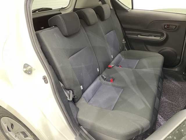 トヨタ アクア S 栃木県 2020(令2)年 6万km ホワイトパールクリスタルシャイン 純正SDナビ/ワンセグTV/バックカメラ/ビルトインETC/禁煙車/ステアリングスイッチ/キーレス/電動格納ミラー/純正フロアマット