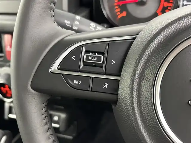 スズキ ジムニー XC 埼玉県 2025(令7)年 0.1万km未満 ミディアムグレー 届出済未使用車/デュアルセンサーブレーキサポート/レーダークルーズコントロール/レーンキープアシスト/横滑り防止装置/盗難防止装置/コーナーセンサー/LEDヘッドライト/ダウンヒルアシストコントロール/衝突軽減システム/純正16インチアルミホイール/スマートキー