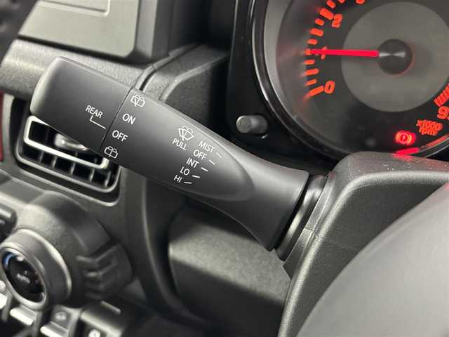スズキ ジムニー XC 埼玉県 2025(令7)年 0.1万km未満 ミディアムグレー 届出済未使用車/デュアルセンサーブレーキサポート/レーダークルーズコントロール/レーンキープアシスト/横滑り防止装置/盗難防止装置/コーナーセンサー/LEDヘッドライト/ダウンヒルアシストコントロール/衝突軽減システム/純正16インチアルミホイール/スマートキー