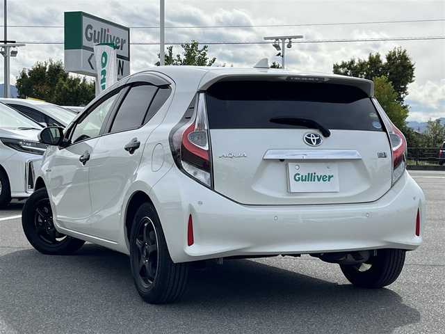 トヨタ アクア S スタイルブラック 奈良県 2020(令2)年 5.8万km ホワイトパールクリスタルシャイン 純正ナビ /地デジ /アラウンドビューモニター /ミラー型前後ドラレコ /社外15インチAW /コーナーセンサー /衝突被害軽減システム /車線逸脱警報 /ビルトインETC /TRDドアプロテクター /LEDヘッドライト