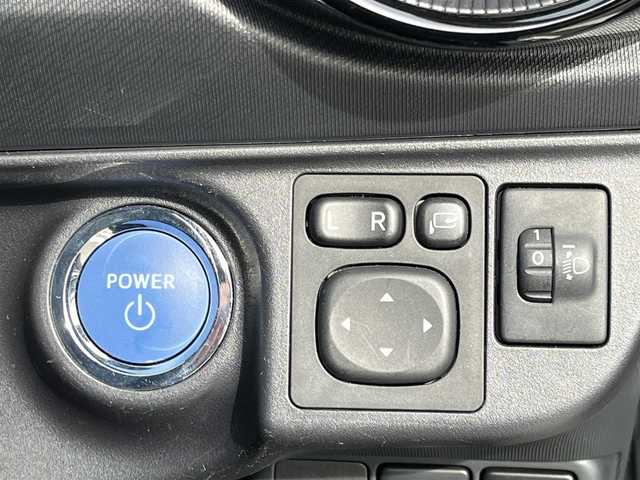 トヨタ アクア S スタイルブラック 奈良県 2020(令2)年 5.8万km ホワイトパールクリスタルシャイン 純正ナビ /地デジ /アラウンドビューモニター /ミラー型前後ドラレコ /社外15インチAW /コーナーセンサー /衝突被害軽減システム /車線逸脱警報 /ビルトインETC /TRDドアプロテクター /LEDヘッドライト