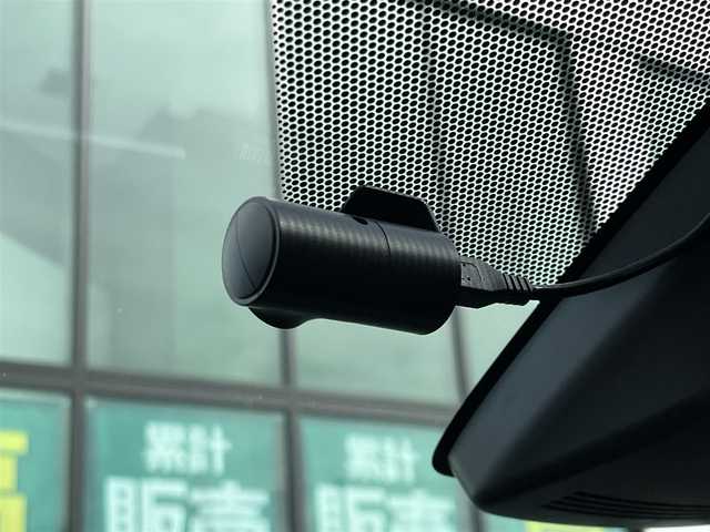 トヨタ アクア S スタイルブラック 奈良県 2020(令2)年 5.8万km ホワイトパールクリスタルシャイン 純正ナビ /地デジ /アラウンドビューモニター /ミラー型前後ドラレコ /社外15インチAW /コーナーセンサー /衝突被害軽減システム /車線逸脱警報 /ビルトインETC /TRDドアプロテクター /LEDヘッドライト