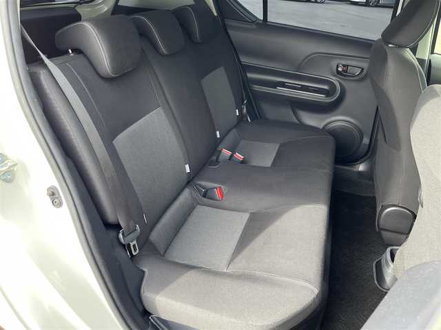 トヨタ アクア S スタイルブラック 奈良県 2020(令2)年 5.8万km ホワイトパールクリスタルシャイン 純正ナビ /地デジ /アラウンドビューモニター /ミラー型前後ドラレコ /社外15インチAW /コーナーセンサー /衝突被害軽減システム /車線逸脱警報 /ビルトインETC /TRDドアプロテクター /LEDヘッドライト