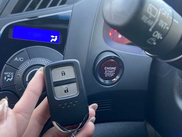 ホンダ ＣＲ－Ｚ α マスターレーベル 大阪府 2015(平27)年 0.9万km ブリリアントスポーティブルーメタリック2トーン 純正ギャザーズナビ/バック/サイドカメラ/ドライブレコーダー型ミラー/クルーズコントロール/純正１７インチAW/黒ハーフレザーシート/LEDヘッドライト/フォグランプ/スカッフイルミ/革巻きステアリング/ウインカーミラー/パドルシフト/フロアマット/ドアバイザー/保証書/取扱説明書/スペアキー1本