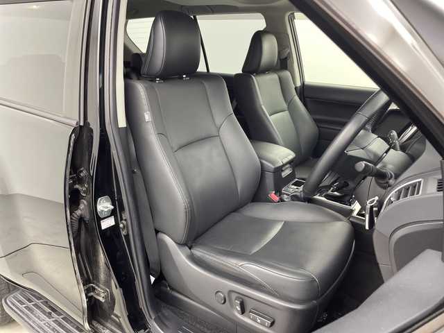 トヨタ ランドクルーザー プラド TX Lパッケージ マットブラED 愛知県 2022(令4)年 3.1万km ブラック 純正ナビ/バックカメラ/Bluetooth・AM・FM・ワンセグTV/ビルトインETC/サンルーフ/ルーフレール/１８インチアルミホイール/レザーシート/運転席助手席パワーシート/純正フロアマット/トヨタセーフティセンス/プリクラッシュセーフティ/レーンディパーチャーアラート/オートマチックハイビーム/レーダークルーズコントロール/ロードサインアシスト/発進遅れ告知/パーキングサポートブレーキ/横滑り防止/LEDヘッド/オートライト/フロントフォグランプ/電動格納ミラーウィンカー/トノカバー/DC12V/プッシュスタート/スマートキー/スペアキー1本/取扱説明書