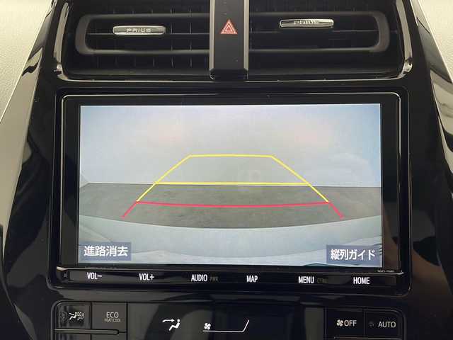 トヨタ プリウス A プレミアム　ツーリングセレ 鹿児島県 2019(令1)年 2.1万km ホワイトパールクリスタルシャイン Toyota Safety Sense/TRDエアロ(F/S/R)/純正9型ナビ/Bluetooth DVD再生可/フルセグTV/TVキャンセラー/バックカメラ/白革シート/・前席シートヒーター /・前席エアシート/運転席パワーシート/レーダークルーズコントロール/ブラインドスポットモニター/ビルトインETC/前後コーナーセンサー/純正前方ドライブレコーダー/社外17インチアルミホイール/LEDヘッドライト/フォグライト /オートライトコントロール/社外フロアマット/スマートキー/エンジンプッシュスタート