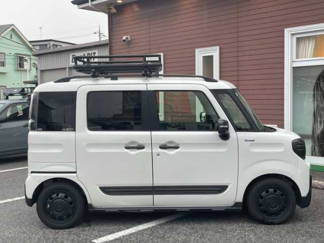 スズキ スペーシア ギア HYBRID XZターボ 栃木県 2020(令2)年 6.3万km ピュアホワイトP ワンオーナー/純正8インチナビ/（CD/DVD/BT/フルセグTV）/全方位カメラ/両側パワースライドドア/ベットキット/クルーズコントロール/パドルシフト/前席シートヒーター/ステアリングスイッチ/ルーフキャリア＆ラック/ロールサンシェイド/ドライブレコーダー