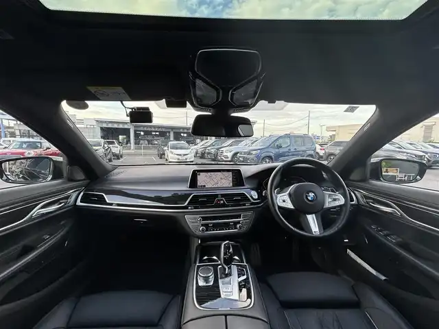 ＢＭＷ ７５０ｉ xDrive Mスポーツ 滋賀県 2022(令4)年 3.4万km 黒 サンルーフ/レザーシート/・前席メモリ付きパワーシート/・全席シートヒーター /・前席ベンチレーション/ACC/ヘッドアップディスプレイ/BSM/ワイヤレス充電/アンビエントライト/harmon/Kardon/純正ナビ/（BT/USB/DTV/CarPlay）/360°カメラ/ETC/純正20インチAW