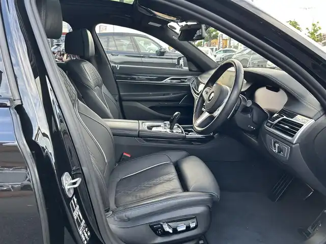 ＢＭＷ ７５０ｉ xDrive Mスポーツ 滋賀県 2022(令4)年 3.4万km 黒 サンルーフ/レザーシート/・前席メモリ付きパワーシート/・全席シートヒーター /・前席ベンチレーション/ACC/ヘッドアップディスプレイ/BSM/ワイヤレス充電/アンビエントライト/harmon/Kardon/純正ナビ/（BT/USB/DTV/CarPlay）/360°カメラ/ETC/純正20インチAW