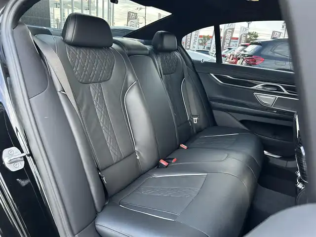 ＢＭＷ ７５０ｉ xDrive Mスポーツ 滋賀県 2022(令4)年 3.4万km 黒 サンルーフ/レザーシート/・前席メモリ付きパワーシート/・全席シートヒーター /・前席ベンチレーション/ACC/ヘッドアップディスプレイ/BSM/ワイヤレス充電/アンビエントライト/harmon/Kardon/純正ナビ/（BT/USB/DTV/CarPlay）/360°カメラ/ETC/純正20インチAW