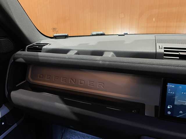ランドローバー ランドローバー ディフェンダー 110SE 愛知県 2022(令4)年 1.9万km 青／白 MERIDIANサウンド/サンルーフ/黒革シート/シートヒーター/パワーシート/スマートキー/純正ナビ/Bluetooth/カープレイ/全方位カメラ/エアサス/ACC/LKA/BSM/純正20インチAW/保証書/スペアキー/タスマンブルー