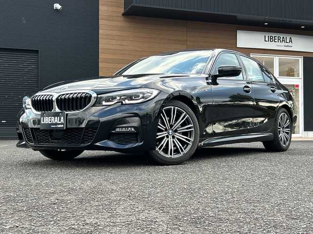 ＢＭＷ ３２０ｉ Mスポーツ 宮崎県 2022(令4)年 2.6万km サファイアブラックP 純正HDDナビ/・Bluetooth/・AM/・FM/・USB端子/バックカメラ/・前後コーナーセンサー/ドライブレコーダー/パーキングアシスト/ブラウンレザーシート/・DN席シートヒーター/・DN席パワーシート/アダプティブクルーズコントロール/・レーンキープアシスト/ブラインドスポットモニター/アンビエントライト/LEDライト/・オートライト/・オートマチックハイビーム/ハイラインパッケージ/ワイヤレス充電/ETC/プッシュスタート/スマートキー/電動リアゲート/純正18インチアルミホイール