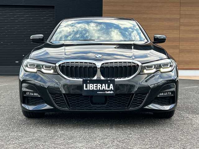 ＢＭＷ ３２０ｉ Mスポーツ 宮崎県 2022(令4)年 2.6万km サファイアブラックP 純正HDDナビ/・Bluetooth/・AM/・FM/・USB端子/バックカメラ/・前後コーナーセンサー/ドライブレコーダー/パーキングアシスト/ブラウンレザーシート/・DN席シートヒーター/・DN席パワーシート/アダプティブクルーズコントロール/・レーンキープアシスト/ブラインドスポットモニター/アンビエントライト/LEDライト/・オートライト/・オートマチックハイビーム/ハイラインパッケージ/ワイヤレス充電/ETC/プッシュスタート/スマートキー/電動リアゲート/純正18インチアルミホイール