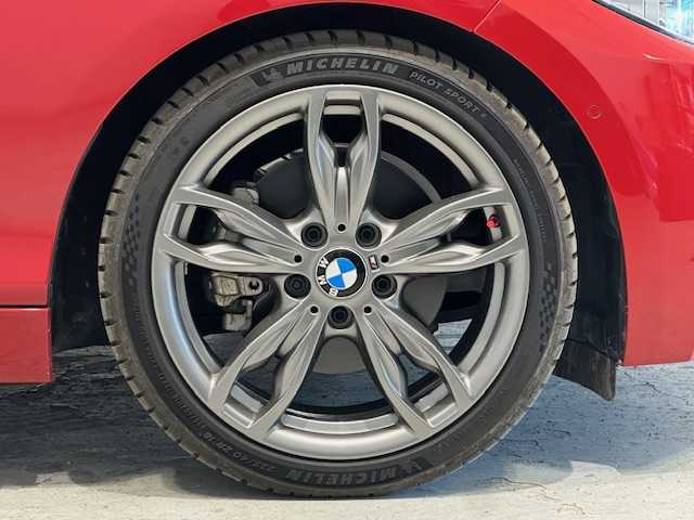 ＢＭＷ ２２０ｉ クーペ Mスポーツ 宮城県 2017(平29)年 2.1万km メルボルンレッド クルーズコントロール/レーントレーシングアシスト/パークディスタンスコントロール/コーナーセンサー/ドライビングアシスト/オートライト/ハーフレザー/シートヒーター/３列シート/LEDヘッドライト/純正ドライブレコーダー/純正ナビ/Bluetooth接続/USB入力端子/車外バックカメラ/純正18インチアルミホイール/衝突軽減装置/横滑り防止装置/ハーマンカードンサウンドシステム
