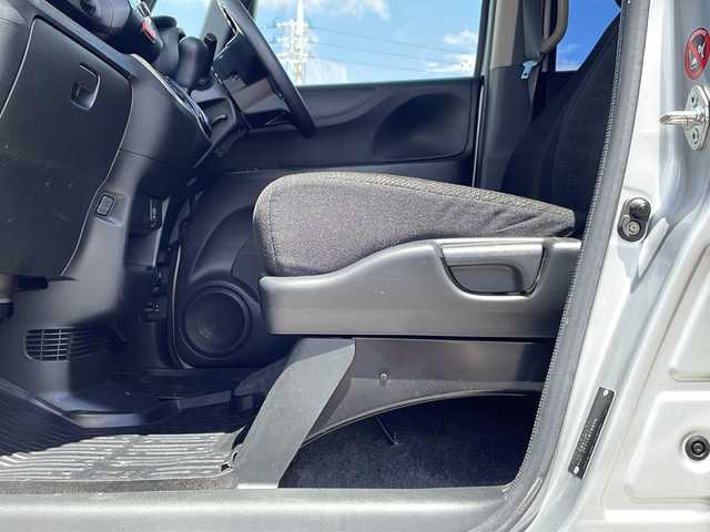 ホンダ Ｎ ＢＯＸ G 沖縄県 2016(平28)年 4万km カトラリーシルバーM 純正CDラジオオーディオ/スマートキー/フロアマット/電動格納ミラー/サイドバイザー/アイドリングストップ