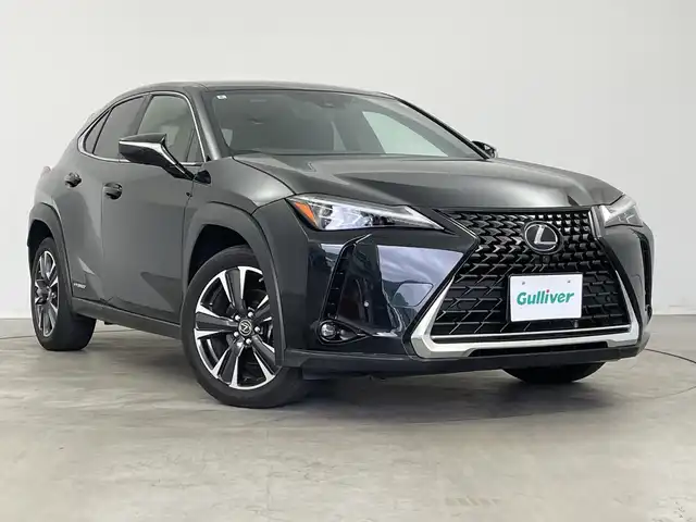 レクサス ＵＸ 250h バージョンL 新潟県 2020(令2)年 3.5万km グラファイトブラックガラスフレーク メーカーナビ/(CD.DVD.SD.フルセグ.Bluetooth.Miracast)/パノラミックビューモニター/レクサスセーフティ/レーダークルーズコントロール/レーンキープアシスト/ブラインドスポットモニター/オートマチックハイビーム/革巻きステアリング/ステアリングリモコン/三眼LEDオートライト/フォグランプ/コーナーセンサー/ナビ連動ドライブレコーダー/前席シートヒーター.ベンチレーション/運転席シートメモリー/ビルトインETC2.0/ステアリングヒーター/プッシュスタート/スマートキー×2/カードキー