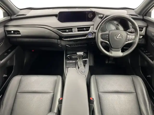 レクサス ＵＸ 250h バージョンL 新潟県 2020(令2)年 3.5万km グラファイトブラックガラスフレーク メーカーナビ/(CD.DVD.SD.フルセグ.Bluetooth.Miracast)/パノラミックビューモニター/レクサスセーフティ/レーダークルーズコントロール/レーンキープアシスト/ブラインドスポットモニター/オートマチックハイビーム/革巻きステアリング/ステアリングリモコン/三眼LEDオートライト/フォグランプ/コーナーセンサー/ナビ連動ドライブレコーダー/前席シートヒーター.ベンチレーション/運転席シートメモリー/ビルトインETC2.0/ステアリングヒーター/プッシュスタート/スマートキー×2/カードキー