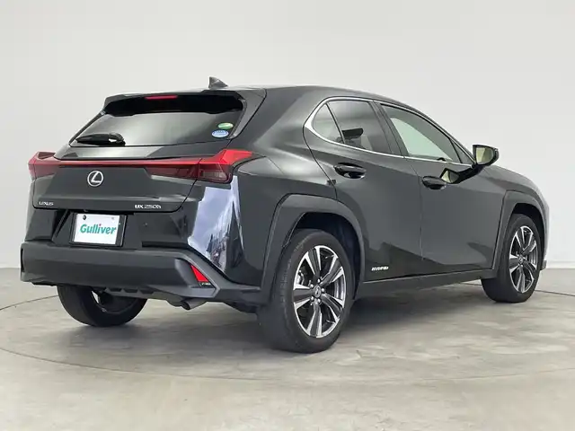 レクサス ＵＸ 250h バージョンL 新潟県 2020(令2)年 3.5万km グラファイトブラックガラスフレーク メーカーナビ/(CD.DVD.SD.フルセグ.Bluetooth.Miracast)/パノラミックビューモニター/レクサスセーフティ/レーダークルーズコントロール/レーンキープアシスト/ブラインドスポットモニター/オートマチックハイビーム/革巻きステアリング/ステアリングリモコン/三眼LEDオートライト/フォグランプ/コーナーセンサー/ナビ連動ドライブレコーダー/前席シートヒーター.ベンチレーション/運転席シートメモリー/ビルトインETC2.0/ステアリングヒーター/プッシュスタート/スマートキー×2/カードキー