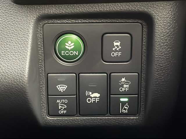 ホンダ ヴェゼル ハイブリッド RS ホンダセンシング 大阪府 2017(平29)年 3.2万km ホワイトオーキッドパール ワンオーナー/純正8インチプレミアムインターナビ/【フルセグTV/AM/FM/CD/DVD/USB/BT/HDMI】/バックカメラ/ビルトインETC/前方ドライブレコーダー/Honda SENSING/・衝突軽減ブレーキ 〈CMBS〉/・歩行者事故低減ステアリング/・ACC 〈アダプティブ・クルーズ・コントロール〉/・LKAS 〈車線維持支援システム〉/・路外逸脱抑制機能/・誤発進抑制機能/・先行車発進お知らせ機能/・標識認識機能/コンフォートビューパッケージ/・親水/ヒーテッドドアミラー/・フロントドア撥水ガラス/・熱線入りフロントウインドウ/シートヒーター(D/N席)/ハーフレザー/純正フロアマット/純正AW/スマートキー/スペアキー/取扱説明書/保証書