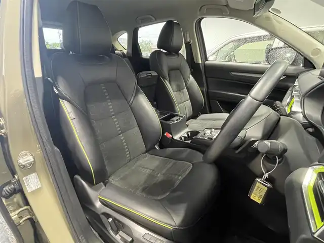 マツダ ＣＸ－５ XD フィールドジャーニー 岐阜県 2022(令4)年 1.9万km ジルコンサンドメタリック 4WD/ドライビングポジションサポートパッケージ（OP）/・リバース連動ミラー/・運転席＆助手席シートヒーター/・運転席パワーシート＆メモリーシート/・ステアリングヒーター/i-ACTIVSENSE/・アドバンストスマートシティブレーキサポート（前進時）/・スマートキシティブレーキサポート（後退時）/・レーダークルーズコントロール/・アダプティブLEDヘッドライト/・レーンキープアシストシステム/・車線逸脱警報システム/・ブラインドスポットモニターリング/・ドライバーアテンションアラート/・交通標識認識システム/ヘッドアップディスプレイ/純正SDナビ/全周囲カメラ/ハーフレザーシート/パワーバックドア/本革巻きステアリング/シフトノブ/MTモード付AT/パドルシフト/純正17インチAW/純正ラバーマット/ETC/スマートキー×2
