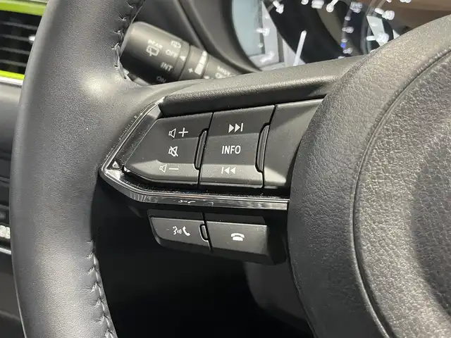 マツダ ＣＸ－５ XD フィールドジャーニー 岐阜県 2022(令4)年 1.9万km ジルコンサンドメタリック 4WD/ドライビングポジションサポートパッケージ（OP）/・リバース連動ミラー/・運転席＆助手席シートヒーター/・運転席パワーシート＆メモリーシート/・ステアリングヒーター/i-ACTIVSENSE/・アドバンストスマートシティブレーキサポート（前進時）/・スマートキシティブレーキサポート（後退時）/・レーダークルーズコントロール/・アダプティブLEDヘッドライト/・レーンキープアシストシステム/・車線逸脱警報システム/・ブラインドスポットモニターリング/・ドライバーアテンションアラート/・交通標識認識システム/ヘッドアップディスプレイ/純正SDナビ/全周囲カメラ/ハーフレザーシート/パワーバックドア/本革巻きステアリング/シフトノブ/MTモード付AT/パドルシフト/純正17インチAW/純正ラバーマット/ETC/スマートキー×2