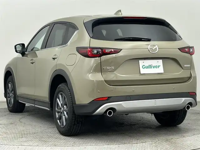 マツダ ＣＸ－５ XD フィールドジャーニー 道央・札幌 2022(令4)年 2万km ジルコンサンドメタリック ・4WD/・ドライビングポジションサポートパッケージ（OP）/　リバース連動ミラー/　運転席＆助手席シートヒーター/　運転席パワーシート＆メモリーシート/　ステアリングヒーター/・i-ACTIVSENSE/　アドバンストスマートシティブレーキサポート（前進時）/　スマートキシティブレーキサポート（後退時）/　レーダークルーズコントロール/　アダプティブLEDヘッドライト/　レーンキープアシストシステム/　車線逸脱警報システム/　ブラインドスポットモニタリング/　ドライバーアテンションアラート/　交通標識認識システム/・横滑り防止装置/・オートブレーキホールド/・ヘッドアップディスプレイ/・純正SDナビ/　スマートフォン連携/BT/USB/・ステアリングスイッチ/・３６０°ビュー・モニター/・ETC/・パワーバックドア/・オートマチックハイビーム/・オートライト/・LEDヘッドライト/・ドアミラーウィンカー/・オートリトラクタブルドアミラー/・ハーフレザーシート/・全席シートヒーター/・本革巻きステアリング/シフトノブ/・パドルシフト/・Mi-DRIVE/・純正17インチAW/・純正ラバーマット/・プッシュスタート/・スマートキーx2/・取/保