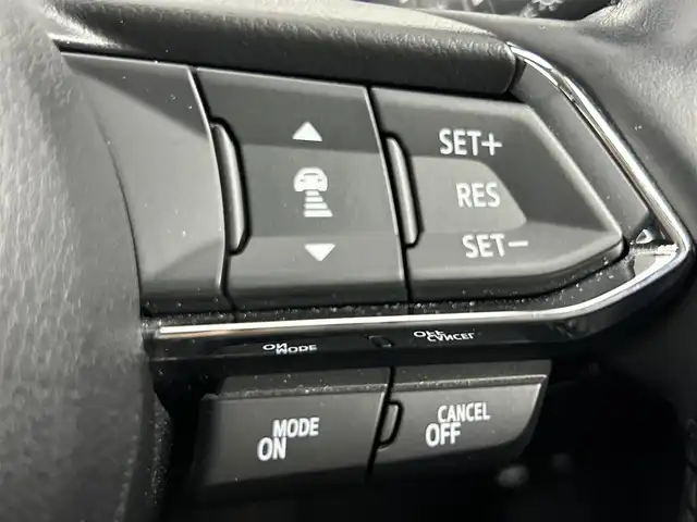 マツダ ＣＸ－５ XD フィールドジャーニー 道央・札幌 2022(令4)年 2万km ジルコンサンドメタリック ・4WD/・ドライビングポジションサポートパッケージ（OP）/　リバース連動ミラー/　運転席＆助手席シートヒーター/　運転席パワーシート＆メモリーシート/　ステアリングヒーター/・i-ACTIVSENSE/　アドバンストスマートシティブレーキサポート（前進時）/　スマートキシティブレーキサポート（後退時）/　レーダークルーズコントロール/　アダプティブLEDヘッドライト/　レーンキープアシストシステム/　車線逸脱警報システム/　ブラインドスポットモニタリング/　ドライバーアテンションアラート/　交通標識認識システム/・横滑り防止装置/・オートブレーキホールド/・ヘッドアップディスプレイ/・純正SDナビ/　スマートフォン連携/BT/USB/・ステアリングスイッチ/・３６０°ビュー・モニター/・ETC/・パワーバックドア/・オートマチックハイビーム/・オートライト/・LEDヘッドライト/・ドアミラーウィンカー/・オートリトラクタブルドアミラー/・ハーフレザーシート/・全席シートヒーター/・本革巻きステアリング/シフトノブ/・パドルシフト/・Mi-DRIVE/・純正17インチAW/・純正ラバーマット/・プッシュスタート/・スマートキーx2/・取/保