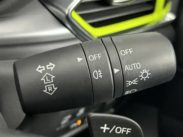 マツダ ＣＸ－５ XD フィールドジャーニー 道央・札幌 2022(令4)年 2万km ジルコンサンドメタリック ・4WD/・ドライビングポジションサポートパッケージ（OP）/　リバース連動ミラー/　運転席＆助手席シートヒーター/　運転席パワーシート＆メモリーシート/　ステアリングヒーター/・i-ACTIVSENSE/　アドバンストスマートシティブレーキサポート（前進時）/　スマートキシティブレーキサポート（後退時）/　レーダークルーズコントロール/　アダプティブLEDヘッドライト/　レーンキープアシストシステム/　車線逸脱警報システム/　ブラインドスポットモニタリング/　ドライバーアテンションアラート/　交通標識認識システム/・横滑り防止装置/・オートブレーキホールド/・ヘッドアップディスプレイ/・純正SDナビ/　スマートフォン連携/BT/USB/・ステアリングスイッチ/・３６０°ビュー・モニター/・ETC/・パワーバックドア/・オートマチックハイビーム/・オートライト/・LEDヘッドライト/・ドアミラーウィンカー/・オートリトラクタブルドアミラー/・ハーフレザーシート/・全席シートヒーター/・本革巻きステアリング/シフトノブ/・パドルシフト/・Mi-DRIVE/・純正17インチAW/・純正ラバーマット/・プッシュスタート/・スマートキーx2/・取/保