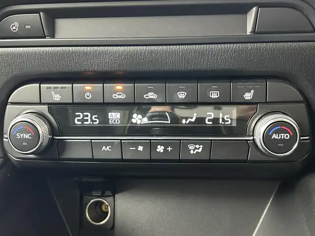 マツダ ＣＸ－５ XD フィールドジャーニー 道央・札幌 2022(令4)年 2万km ジルコンサンドメタリック ・4WD/・ドライビングポジションサポートパッケージ（OP）/　リバース連動ミラー/　運転席＆助手席シートヒーター/　運転席パワーシート＆メモリーシート/　ステアリングヒーター/・i-ACTIVSENSE/　アドバンストスマートシティブレーキサポート（前進時）/　スマートキシティブレーキサポート（後退時）/　レーダークルーズコントロール/　アダプティブLEDヘッドライト/　レーンキープアシストシステム/　車線逸脱警報システム/　ブラインドスポットモニタリング/　ドライバーアテンションアラート/　交通標識認識システム/・横滑り防止装置/・オートブレーキホールド/・ヘッドアップディスプレイ/・純正SDナビ/　スマートフォン連携/BT/USB/・ステアリングスイッチ/・３６０°ビュー・モニター/・ETC/・パワーバックドア/・オートマチックハイビーム/・オートライト/・LEDヘッドライト/・ドアミラーウィンカー/・オートリトラクタブルドアミラー/・ハーフレザーシート/・全席シートヒーター/・本革巻きステアリング/シフトノブ/・パドルシフト/・Mi-DRIVE/・純正17インチAW/・純正ラバーマット/・プッシュスタート/・スマートキーx2/・取/保