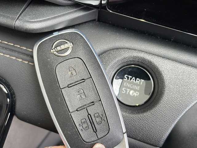 日産 セレナ ハイウェイスター V 愛知県 2023(令5)年 3.4万km プリズムホワイト プロパイロット/衝突被害軽減ブレーキ/純正SD（ナビあり）/両側パワースライドドア/クルーズコントロール/フルセグTV/Bluetooth/バックカメラ/コーナーセンサー/純正アルミホイール/ブラインドスポットモニター/LEDヘッドライト/パドルシフト/リアオートエアコン/オートマチックハイビーム/ステアリングスイッチ/スマートキー/プッシュスタート