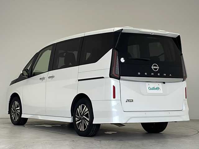 日産 セレナ ハイウェイスター V 愛知県 2023(令5)年 3.4万km プリズムホワイト プロパイロット/衝突被害軽減ブレーキ/純正SD（ナビあり）/両側パワースライドドア/クルーズコントロール/フルセグTV/Bluetooth/バックカメラ/コーナーセンサー/純正アルミホイール/ブラインドスポットモニター/LEDヘッドライト/パドルシフト/リアオートエアコン/オートマチックハイビーム/ステアリングスイッチ/スマートキー/プッシュスタート