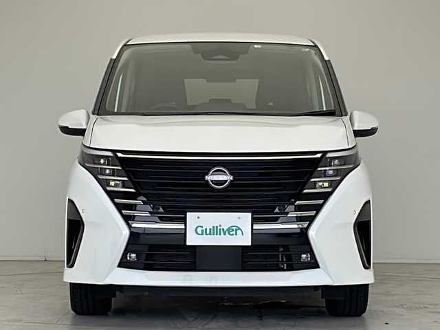 日産 セレナ ハイウェイスター V 愛知県 2023(令5)年 3.4万km プリズムホワイト プロパイロット/衝突被害軽減ブレーキ/純正SD（ナビあり）/両側パワースライドドア/クルーズコントロール/フルセグTV/Bluetooth/バックカメラ/コーナーセンサー/純正アルミホイール/ブラインドスポットモニター/LEDヘッドライト/パドルシフト/リアオートエアコン/オートマチックハイビーム/ステアリングスイッチ/スマートキー/プッシュスタート